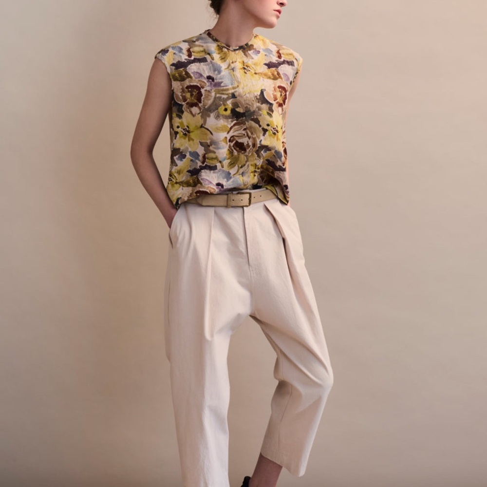 Chic Cream Cropped Pants